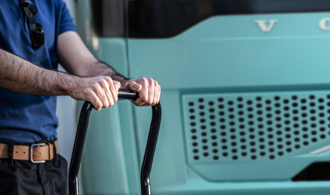 Volvo-Electric-detail