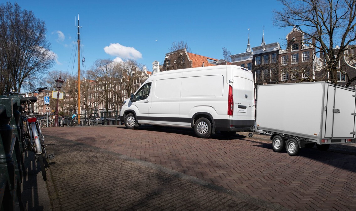 maxus eDeliver 9 met trekhaak maxus eDeliver 9 met trekhaak