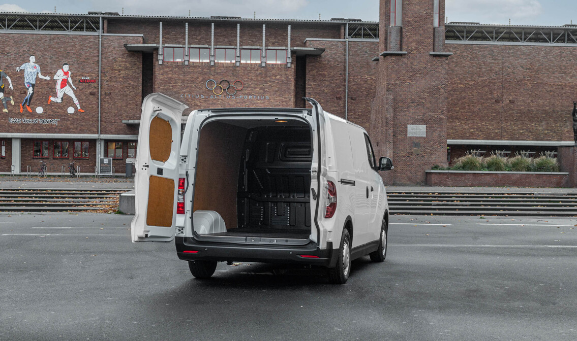 Nijwa zero Maxus eDeliver 3 elektrische bestelbus laadruimte met open deuren