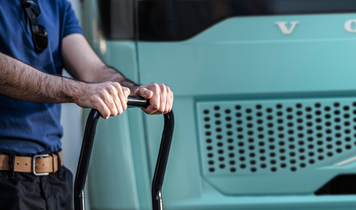 Volvo-Electric-detail